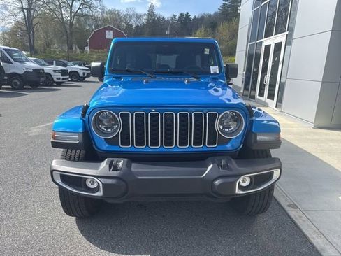 Certified 2026 Jeep Wrangler Unlimited Sahara w/ Safety Group AWD/4WD image 2