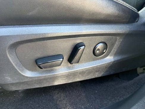 Used 2023 Nissan Pathfinder SL FWD image 27