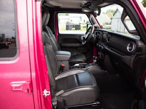 Used 2021 Jeep Wrangler Unlimited Sahara AWD/4WD image 23