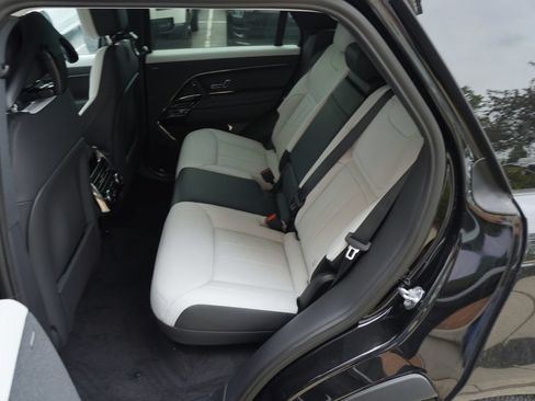 Used 2026 Land Rover Range Rover Sport Dynamic SE AWD/4WD image 35