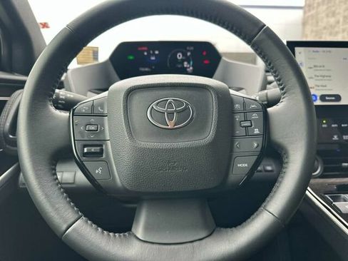 Used 2024 Toyota bZ4X FWD image 27