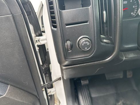 Used 2018 Chevrolet Silverado 1500 W/T w/ Trailering Package image 14