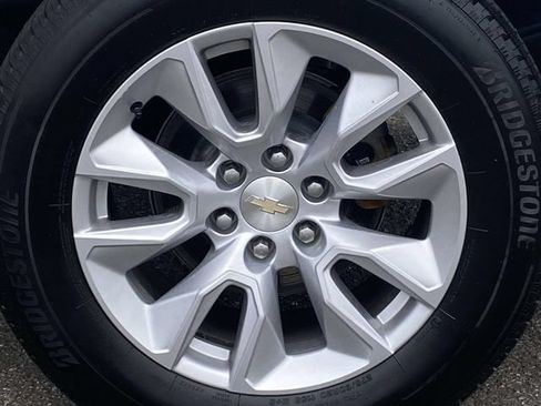 Used 2024 Chevrolet Silverado 1500 LT AWD/4WD image 8
