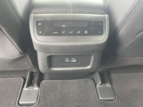 Used 2024 Nissan Pathfinder SV FWD image 36