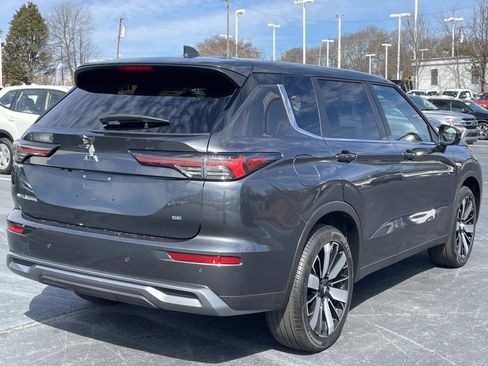 Used 2025 Mitsubishi Outlander SE image 7
