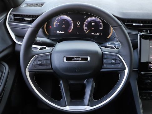 New 2025 Jeep Grand Cherokee L Laredo image 21