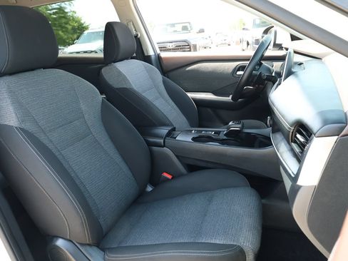 Used 2023 Nissan Rogue SV FWD image 29