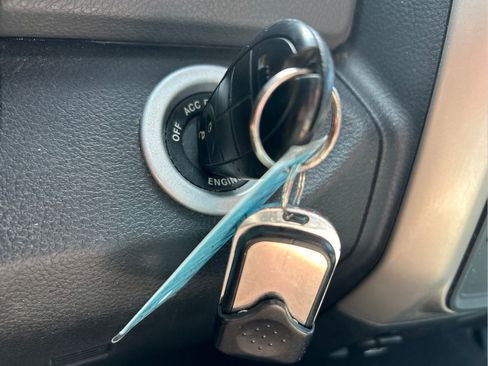 Used 2018 RAM 2500 SLT AWD/4WD image 19