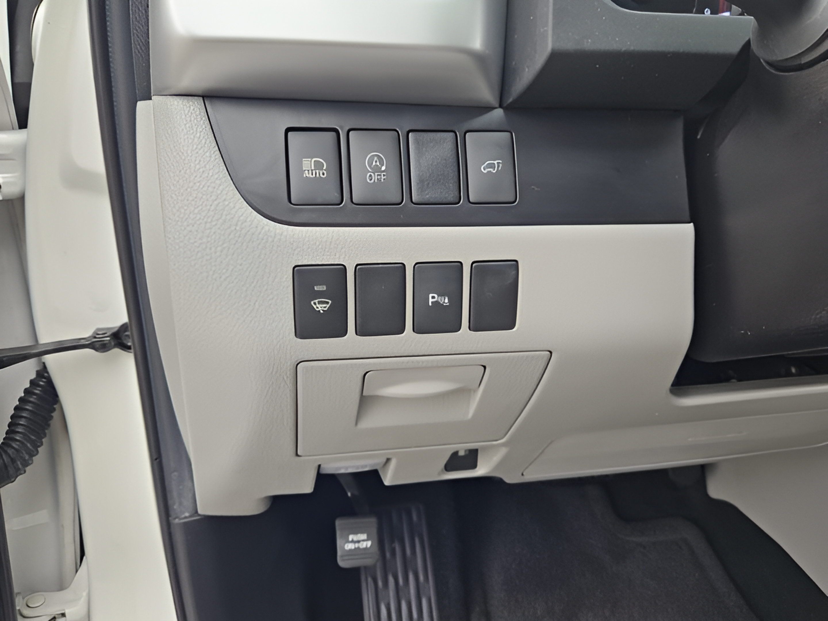 Used 2019 Toyota Highlander Limited FWD image 17