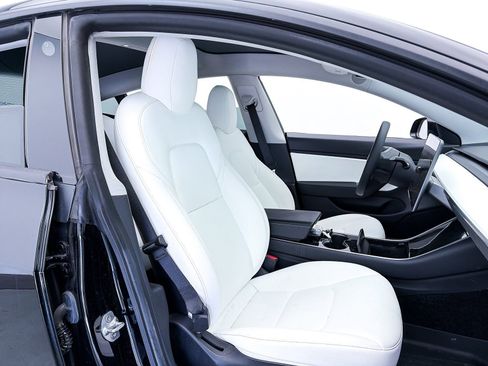 Used 2020 Tesla Model 3 Performance image 30