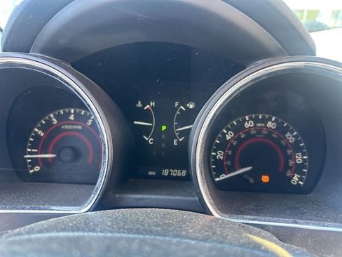 Used 2011 Toyota Highlander 4WD w/ Tech Pkg image 19