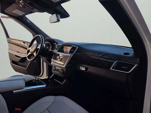 Used 2014 Mercedes-Benz GL 350 BlueTEC 4MATIC image 17