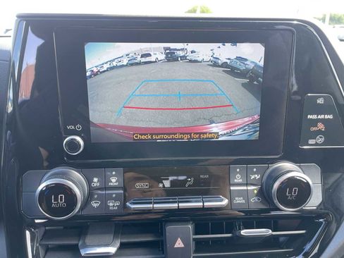 Used 2023 Toyota Highlander LE image 22