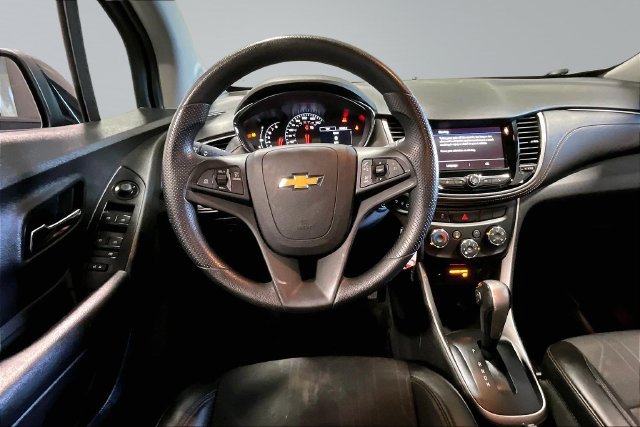 Used 2021 Chevrolet Trax LT FWD image 8
