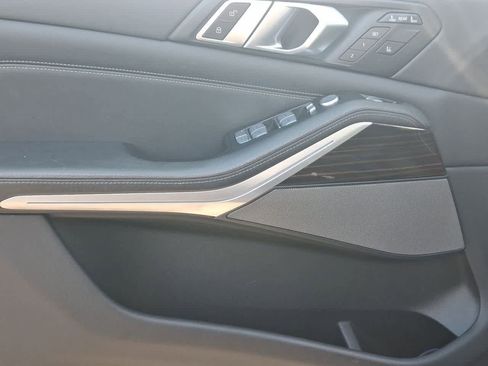 Used 2023 BMW X7 xDrive40i image 16