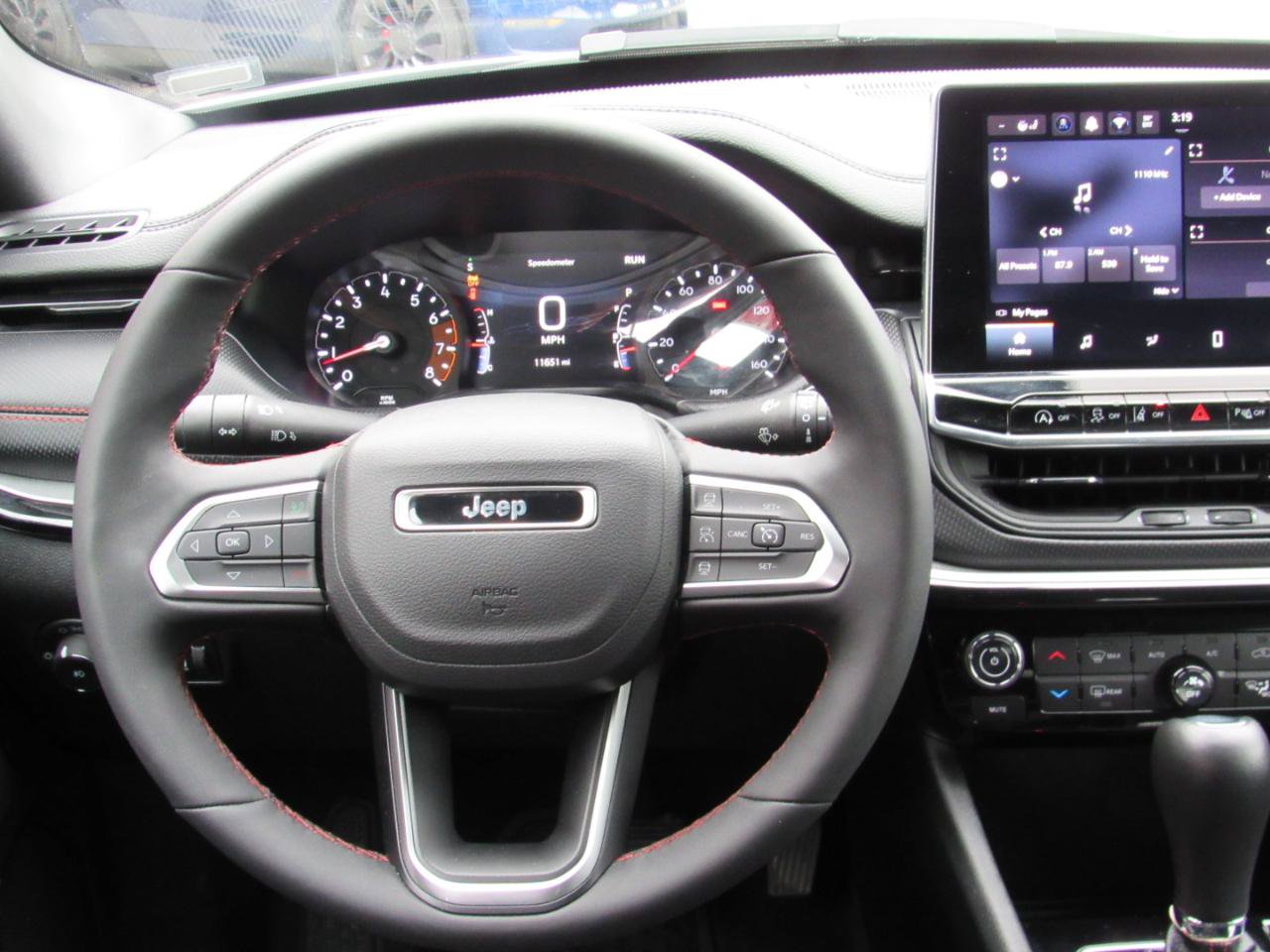 Used 2026 Jeep Compass Trailhawk AWD/4WD image 19