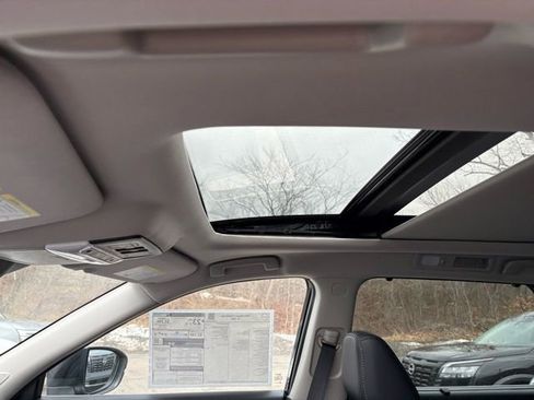 New 2026 Nissan Pathfinder SL w/ SL Premium Package image 6