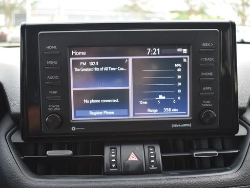 Used 2020 Toyota RAV4 XLE Premium FWD image 38