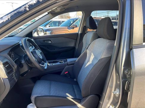 Certified 2023 Nissan Rogue SV image 10
