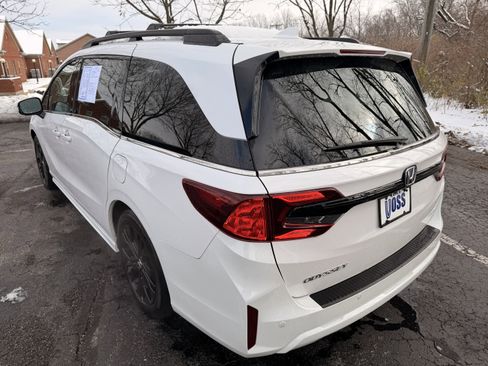 Certified 2025 Honda Odyssey Elite image 5