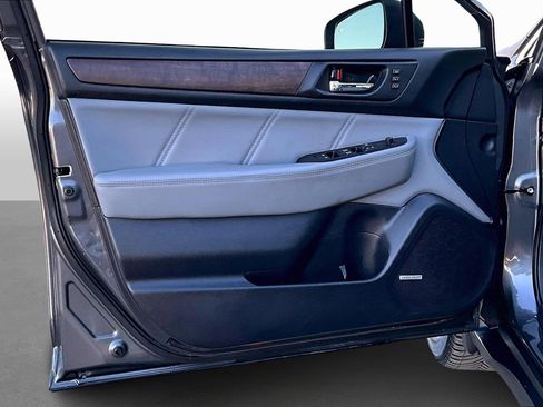 Used 2019 Subaru Outback 3.6R Limited w/ Popular Package #2 image 17