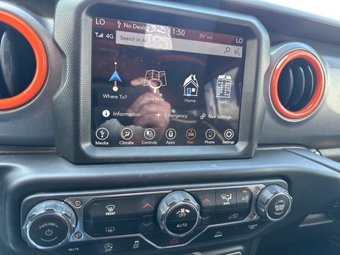 Used 2023 Jeep Gladiator Mojave AWD/4WD image 25
