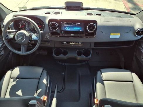 New 2025 Mercedes-Benz Sprinter 2500 image 4