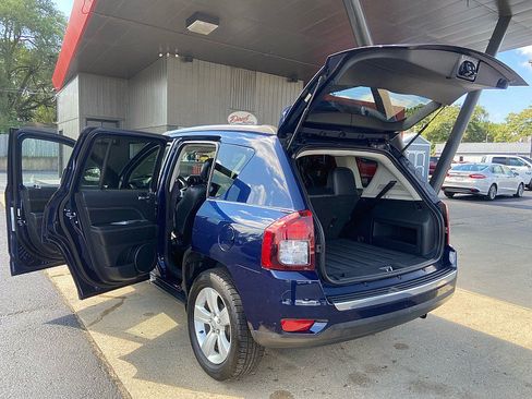 Used 2015 Jeep Compass High Altitude FWD image 21