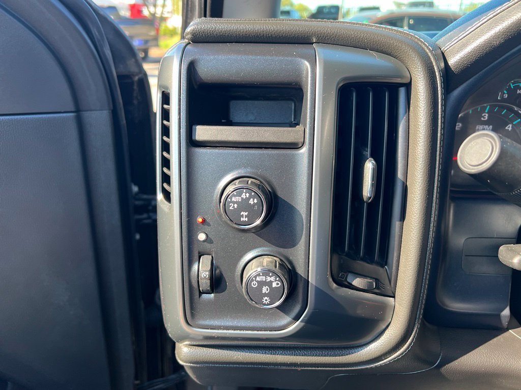 Used 2015 Chevrolet Silverado 1500 LTZ AWD/4WD image 38