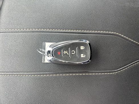 Used 2022 Chevrolet Traverse LT w/ Midnight/Sport Edition image 45