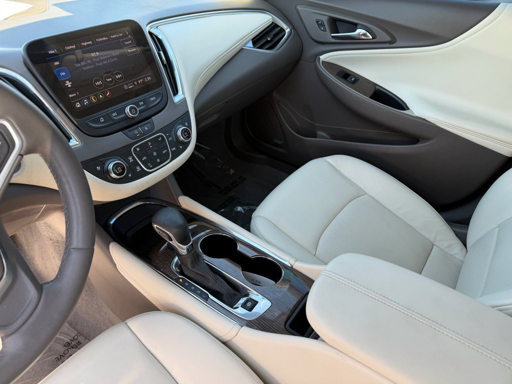 Used 2023 Chevrolet Malibu LT FWD image 13