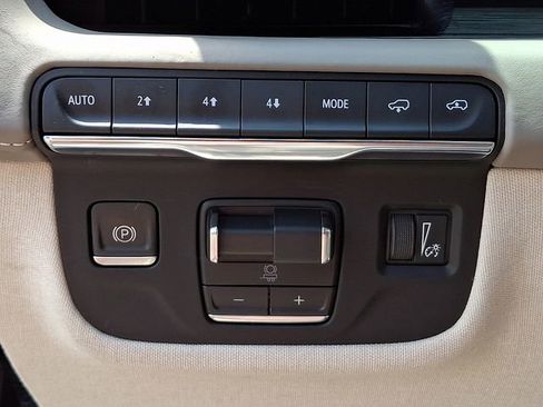 Used 2021 Cadillac Escalade Premium Luxury Platinum w/ Heavy-Duty Trailer Package AWD/4WD image 23