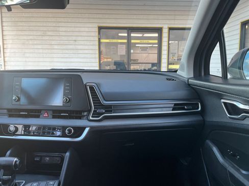 Used 2025 Kia Sportage LX image 34