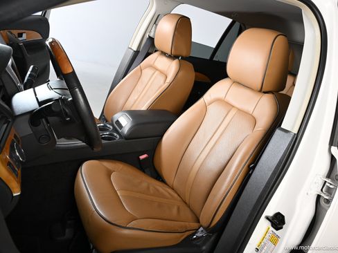 Used 2014 Lincoln MKX FWD w/ Equipment Group 101A image 19