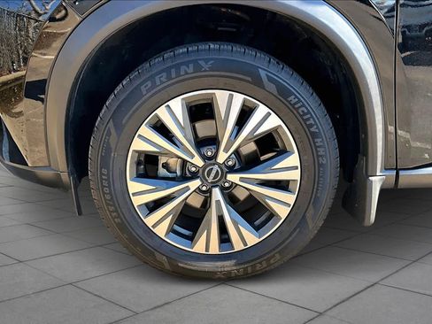 Certified 2022 Nissan Rogue SV image 9