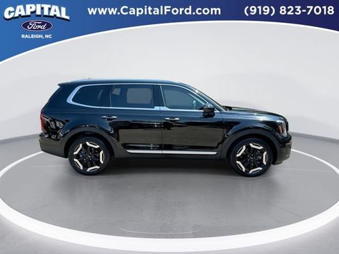 Used 2025 Kia Telluride S AWD/4WD image 9