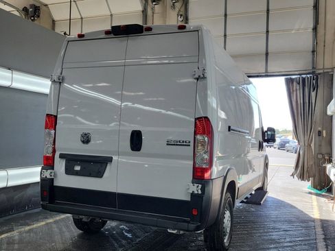 Used 2025 RAM ProMaster 2500 w/ Convenience Group FWD image 6