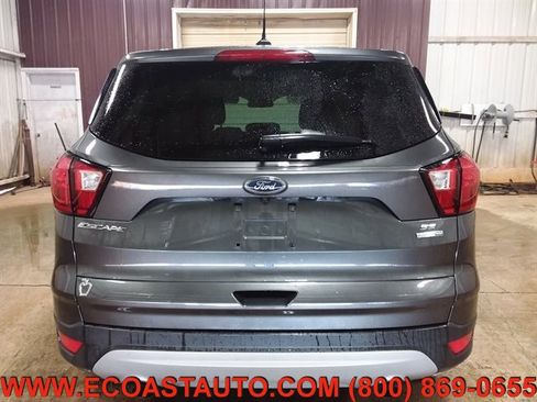 Used 2019 Ford Escape SE image 8