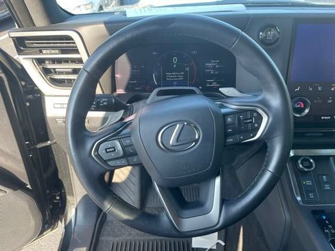 Used 2024 Lexus GX 550 w/ Accessory Package (Z1) AWD/4WD image 10