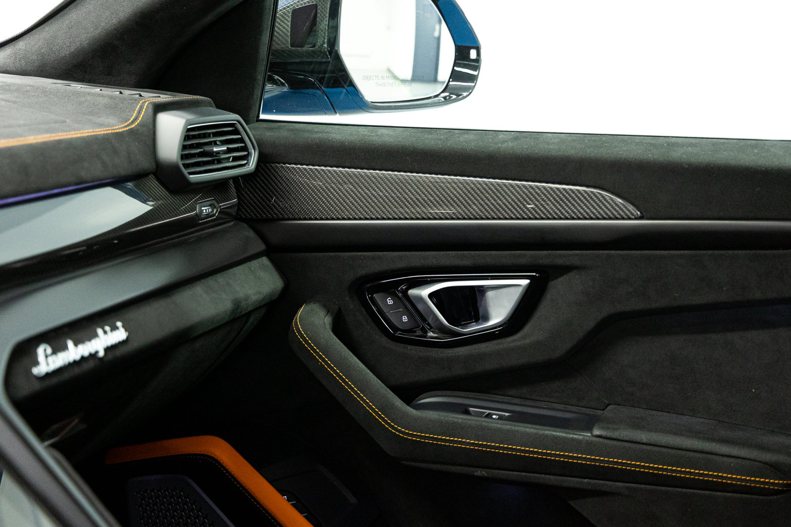 Used 2024 Lamborghini Urus Performante AWD/4WD image 44