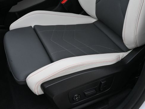 Certified 2025 BMW X2 xDrive28i AWD/4WD image 28