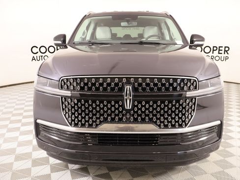 New 2026 Lincoln Navigator Premiere AWD/4WD image 10
