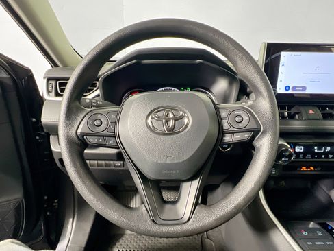 Used 2025 Toyota RAV4 XLE w/ Convenience Package FWD image 17