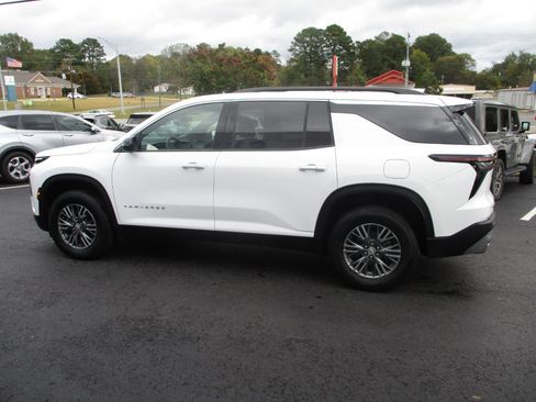 Certified 2025 Chevrolet Traverse LT image 5