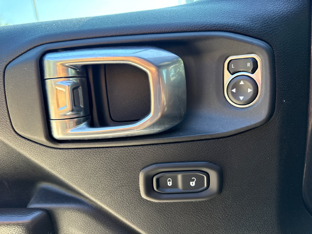 Used 2021 Jeep Gladiator Sport AWD/4WD image 14