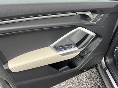New 2025 Audi Q3 2.0T Premium image 10