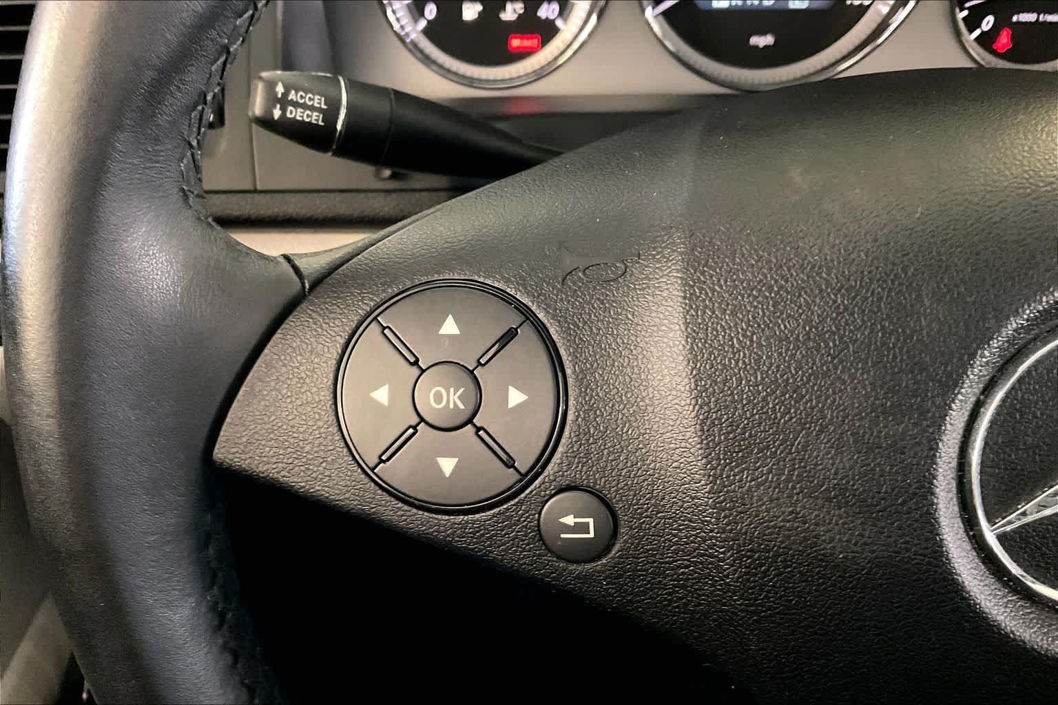 Used 2011 Mercedes-Benz C 300 Sedan image 22