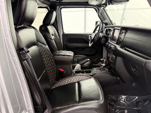 Used 2021 Jeep Wrangler Unlimited Sahara AWD/4WD image 27