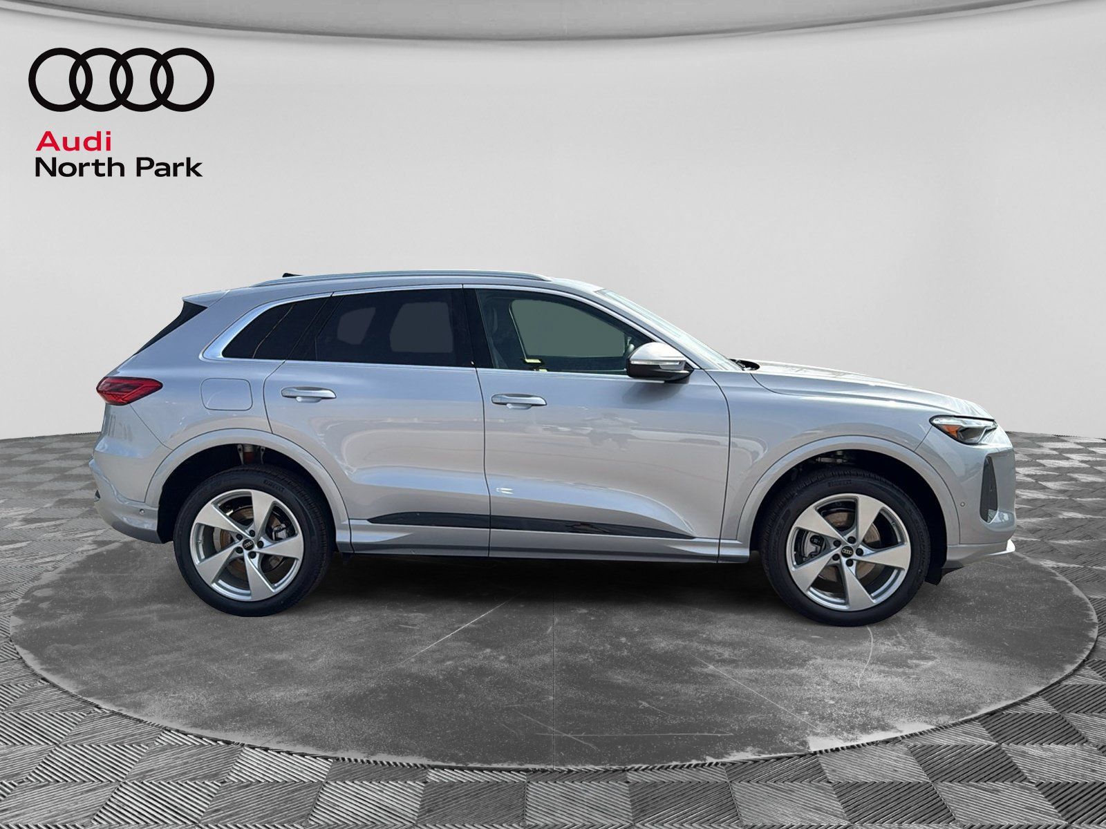 New 2026 Audi Q5 Premium AWD/4WD image 2
