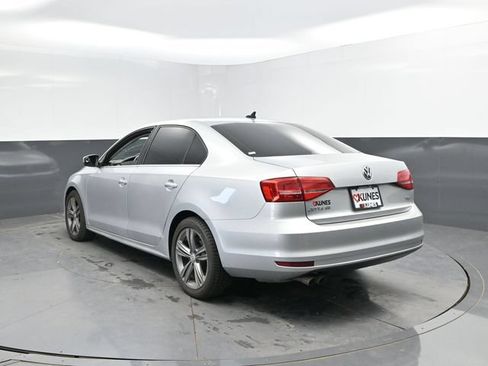 Used 2015 Volkswagen Jetta TDI SE FWD image 9